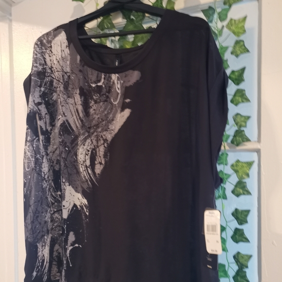 🆕Jess Image Roll Sleeve Printed Tee Blouse - Picture 2 of 7